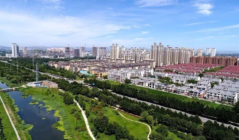 保定的嘉宾与观众朋友们，一场精彩纷呈的盛会